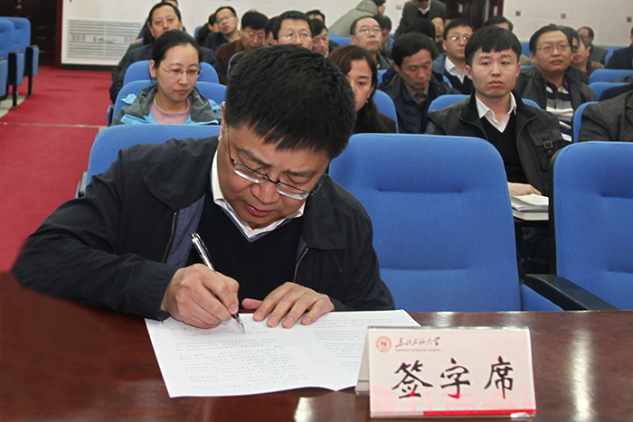 李.jpg