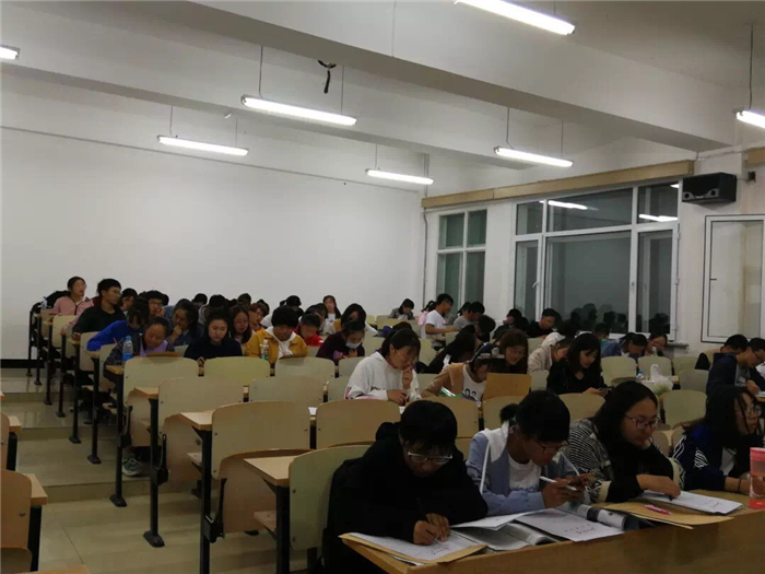 1539843833231090891.jpg 晚自习.jpg